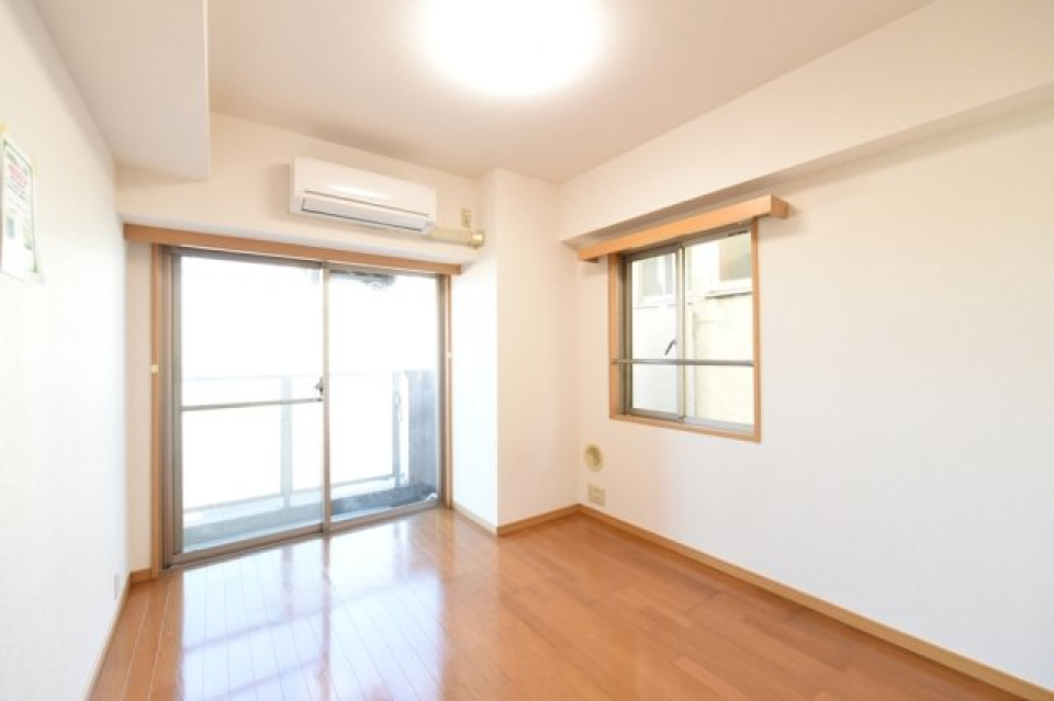 角部屋特権の二面採光で明るい部屋