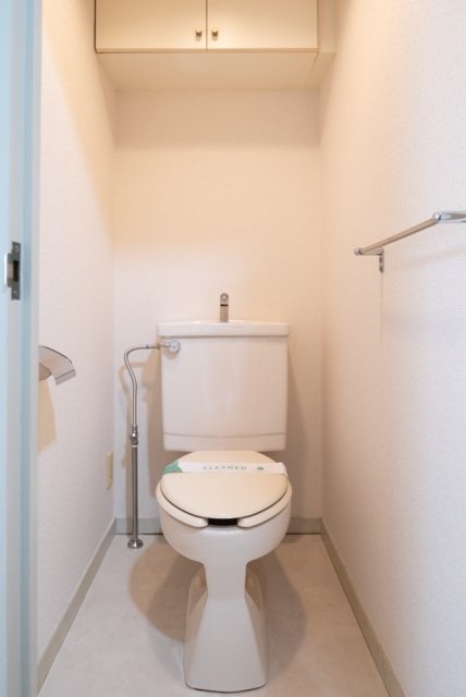 トイレは収納付き
