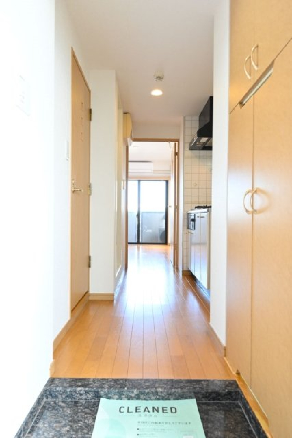 玄関から見た様子