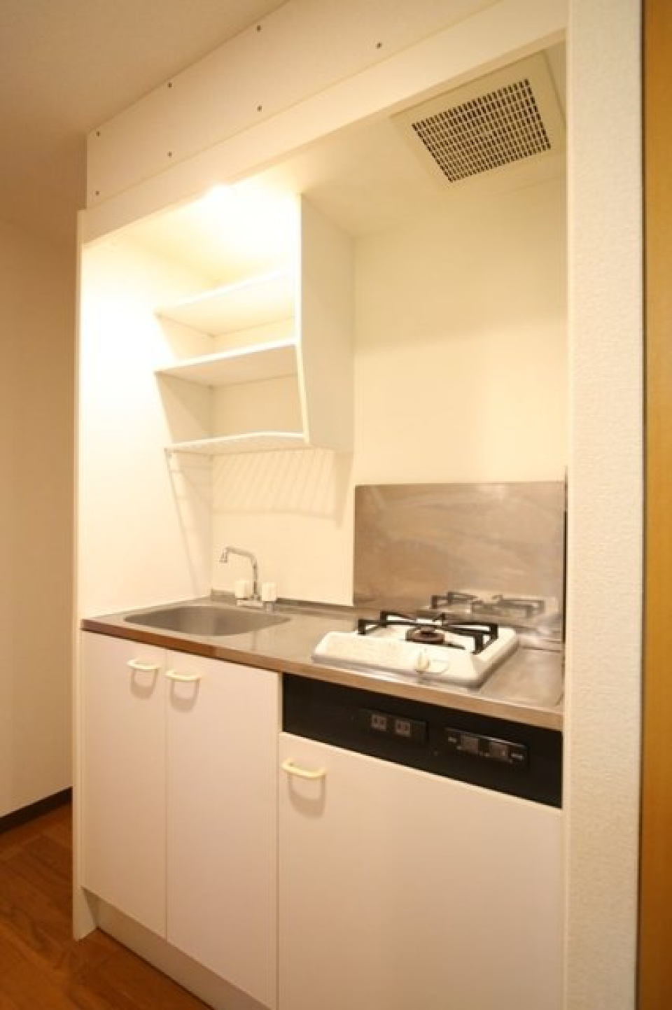 キッチンはコンパクトに！お掃除が楽ちんになるのはうれしいですよね♪