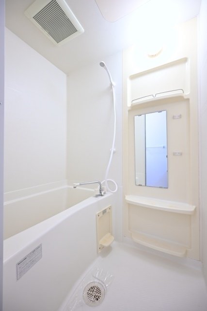 お風呂も真っ白