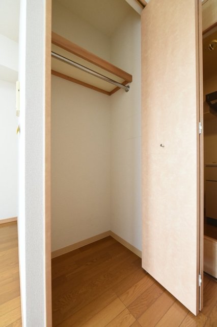 収納スペース！カラーボックス等入れて、整理整頓するのもいいかもです！