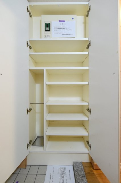 シューズBOXもたっぷりと入ります。