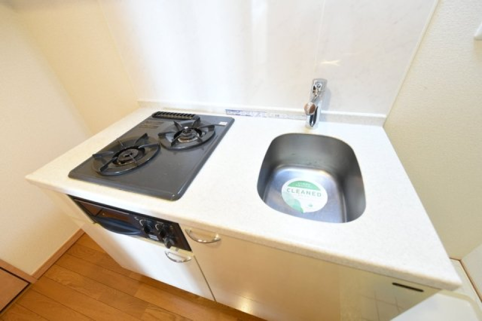 シンクの形が・・・かわちぃ。
システムキッチン（2口ガスコンロ・グリル付）