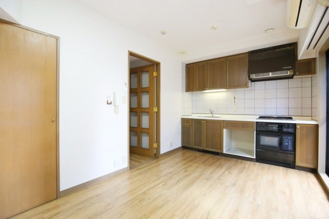 先にお伝えしますが、こちら１Kです。１Kでこのキッチンの広さなんです！お料理好きさん集まれ！