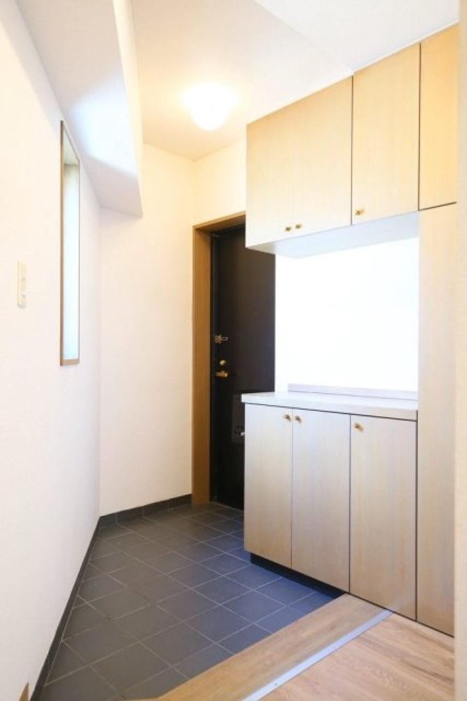 光が入る玄関、シューズBOXもたくさん入るので、靴好きさんにはおすすめです！