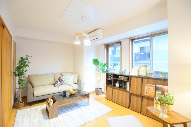 8.5帖の洋室※家具・小物はイメージです