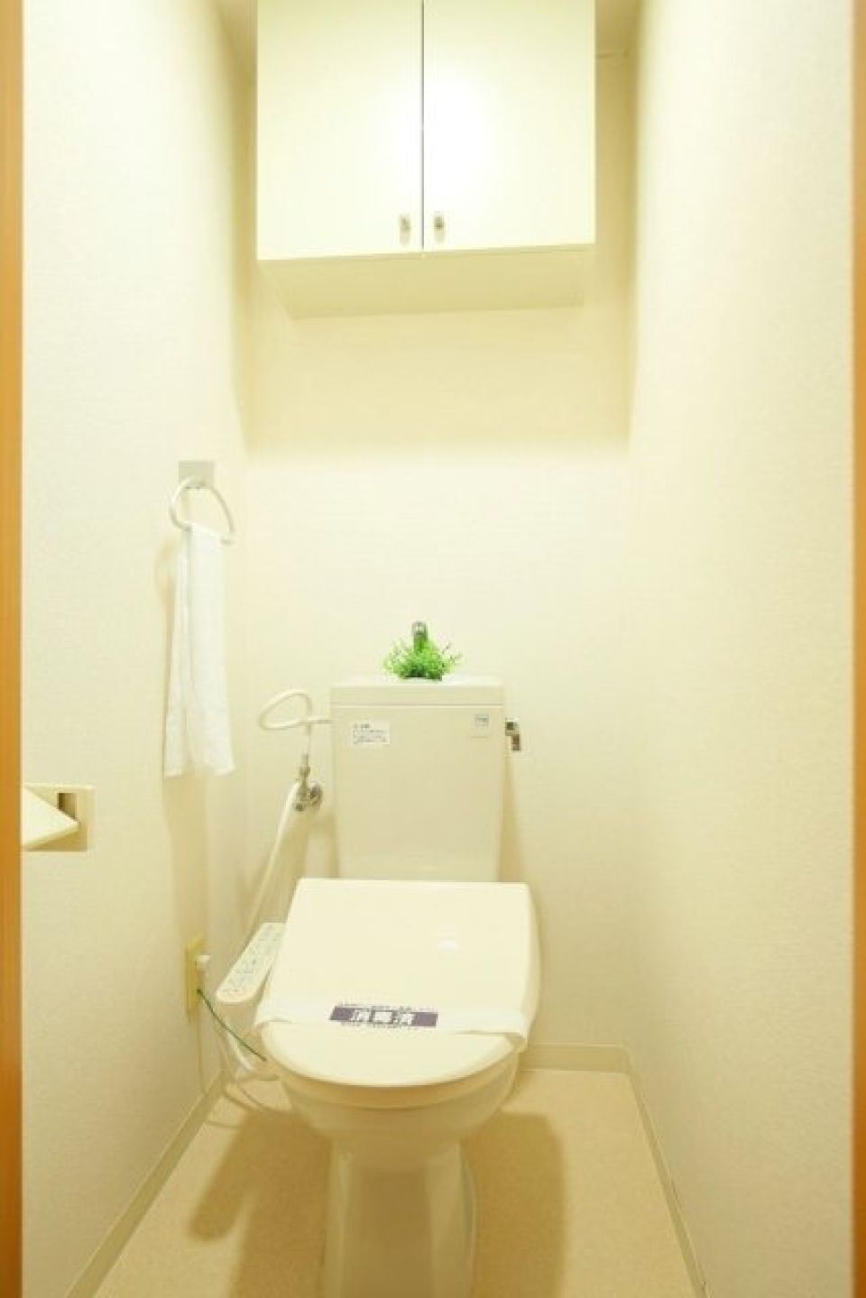 トイレは収納付き※家具・小物はイメージです