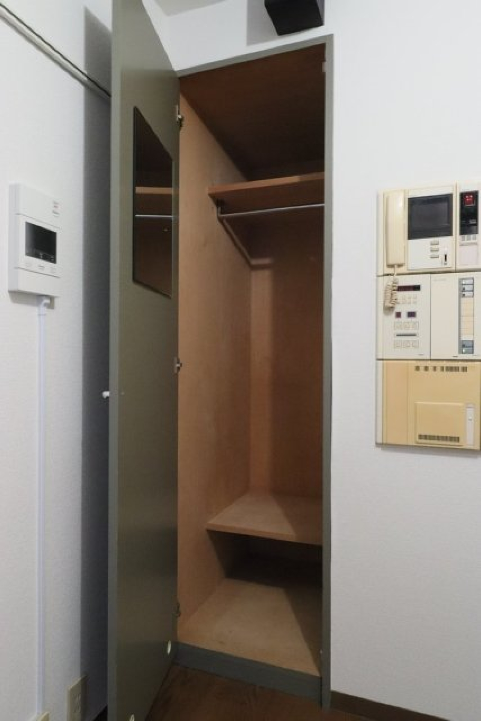 コンパクトなクローゼット