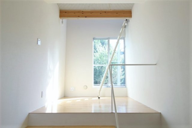 二階の洋室は光りが溢れています