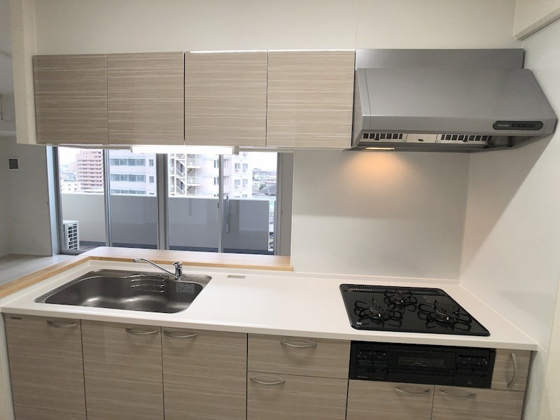 便利な対面式のシステムキッチン