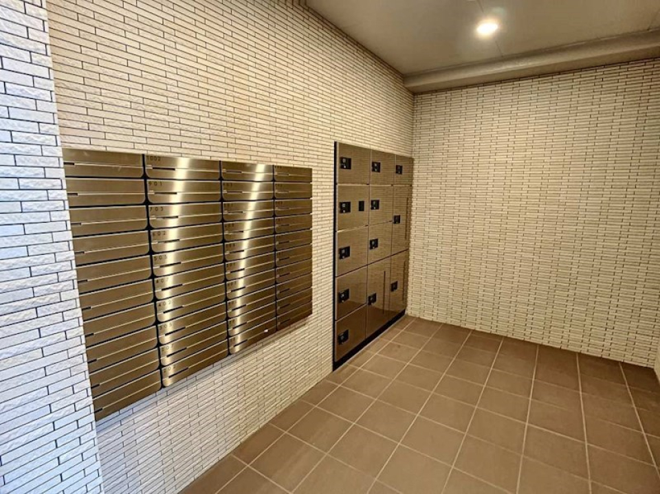 便利な宅配ボックスも付いています