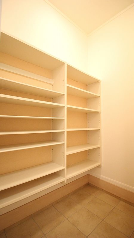 家族全員分のシューズを収納できちゃうシューズクローク