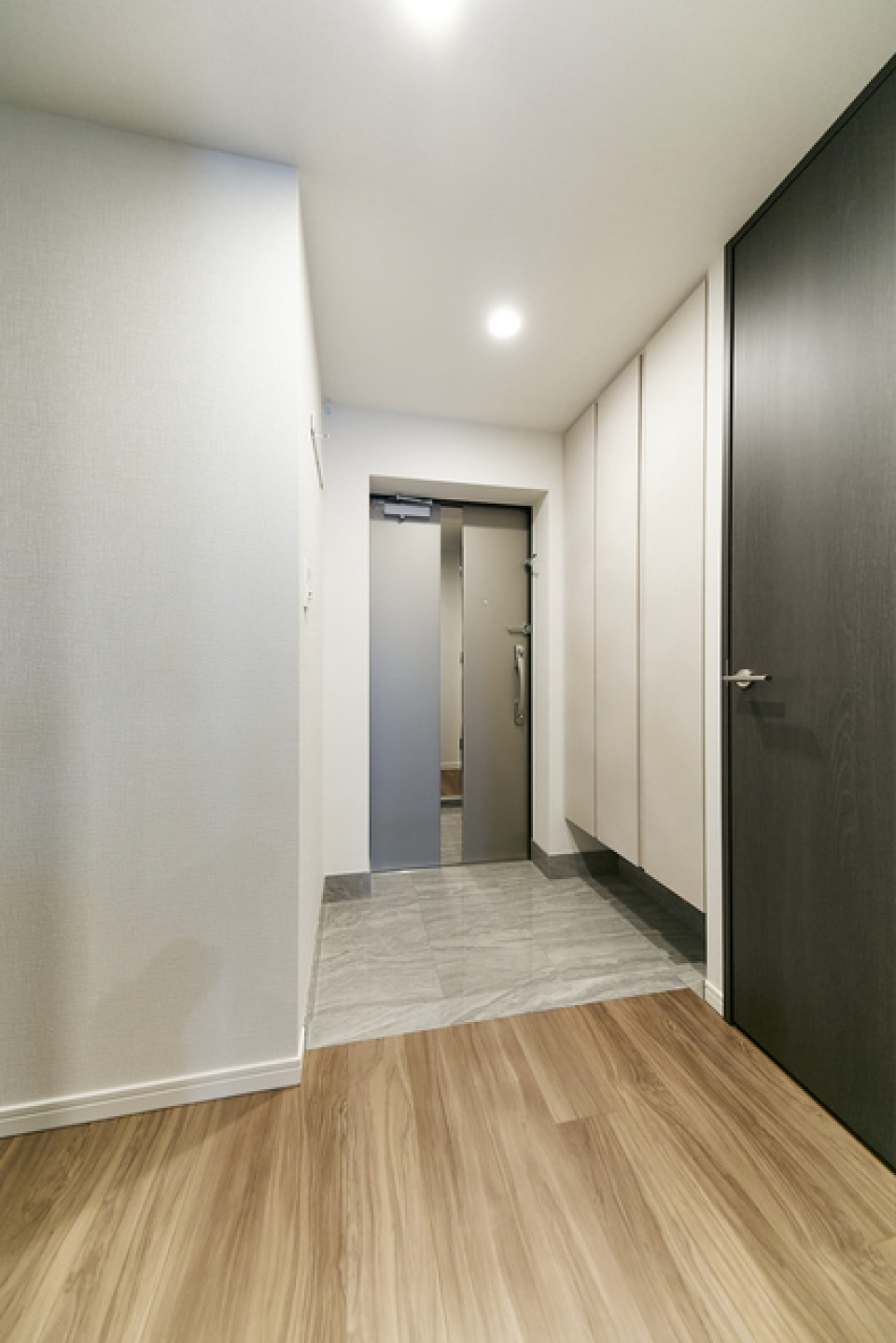 玄関の様子
※写真は同タイプ住戸です。