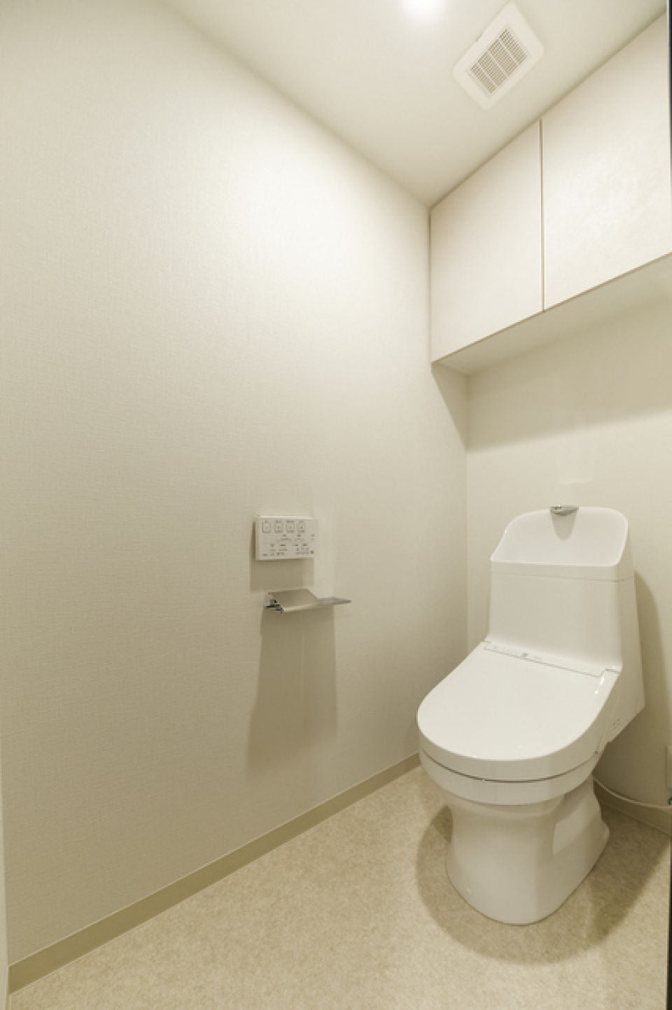 トイレは収納あります※写真は同タイプ住戸です。