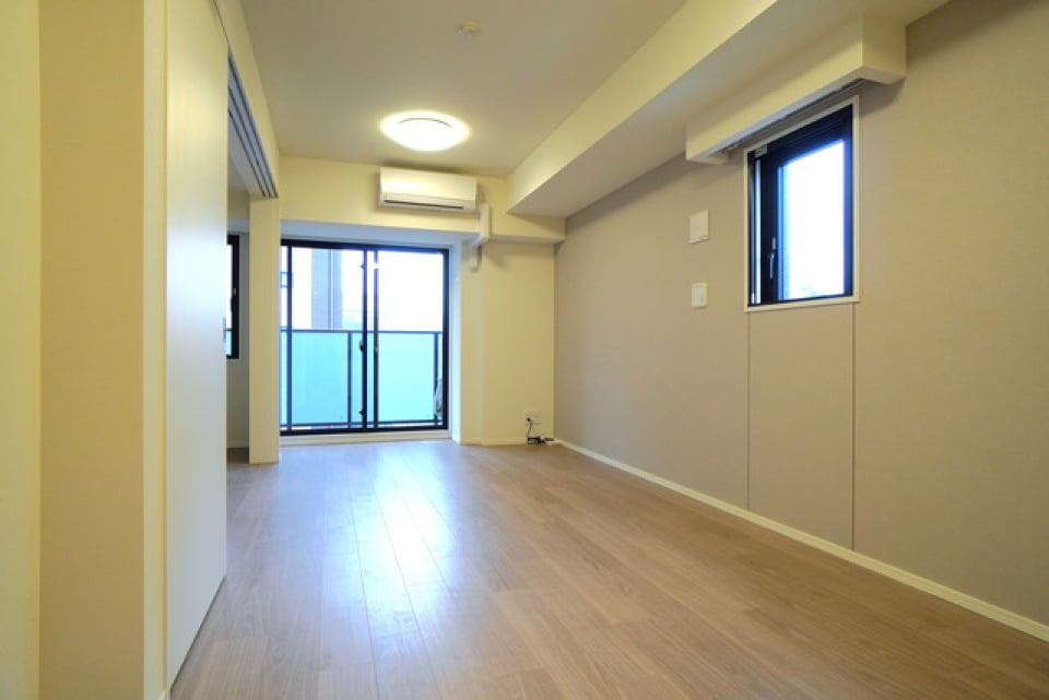 お隣には３．０帖の洋室があります。※写真は同タイプ住戸です。