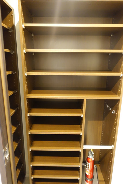 シューズボックスを開けた時の様子。※写真は同タイプ住戸です。