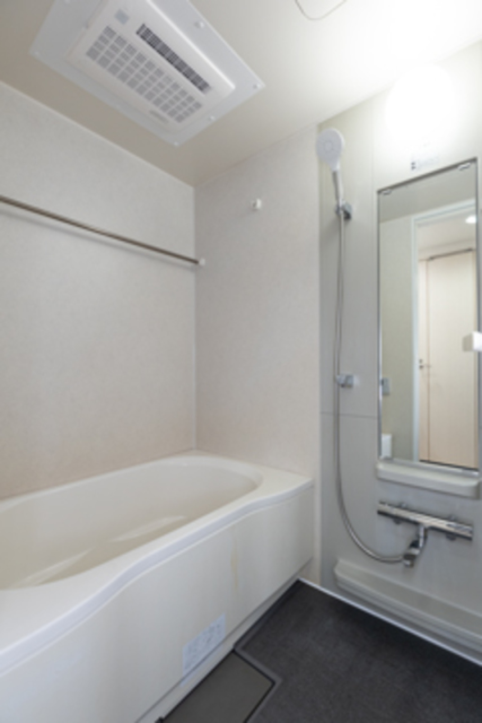 お風呂もゆっくり浸かって、、、※写真は同タイプ住戸です。