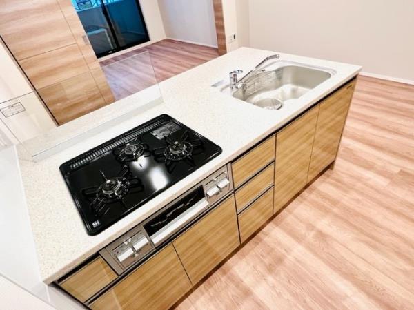 キッチンは３口コンロ
