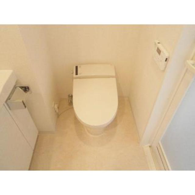 シンプルなトイレです。※写真は同タイプ住戸です。