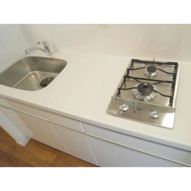 2口のガスコンロが導入されています。※写真は同タイプ住戸です。