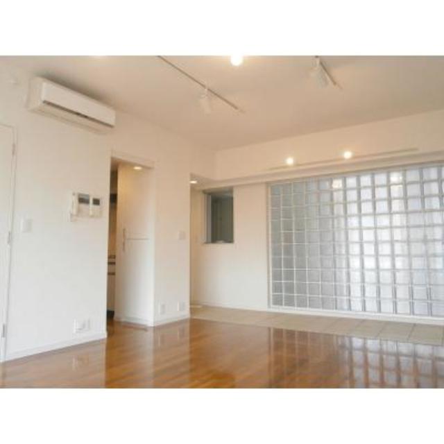 ガラスブロックがオシャレ。※写真は同タイプ住戸です。