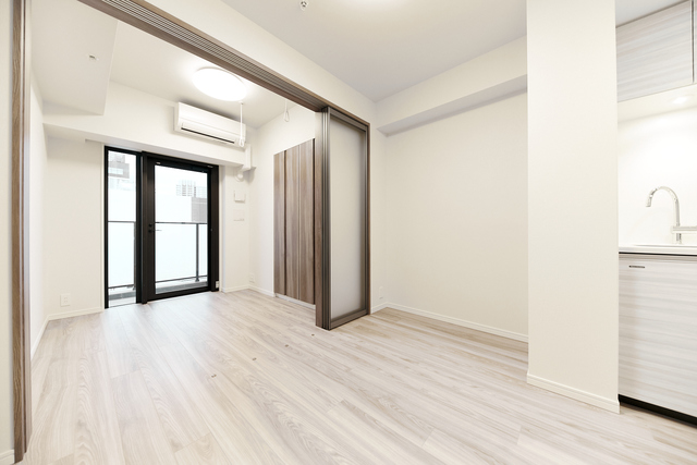 仕切り扉で広々空間に※写真は同タイプ住戸です。