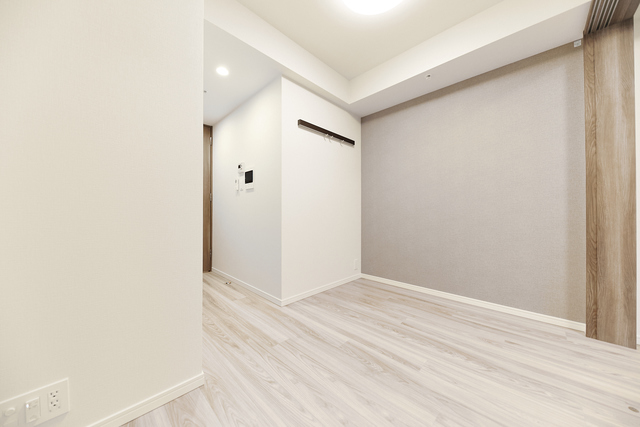 グレーのアクセントクロスが落ち着く空間に
※写真は同タイプ住戸です。