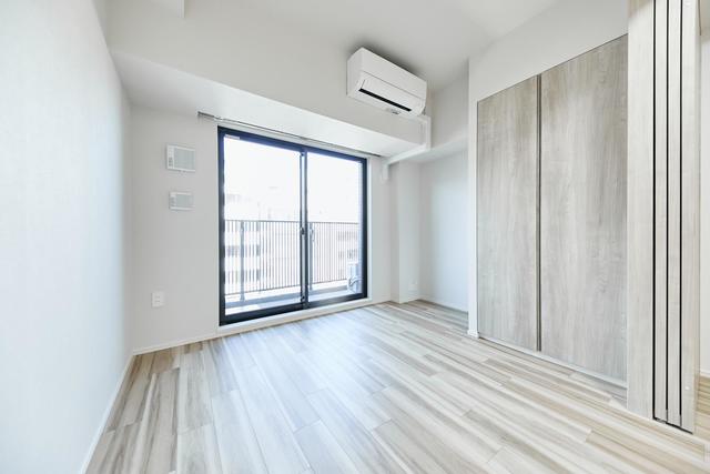 奥は4.3帖の洋室です。
※写真は同タイプ住戸です。