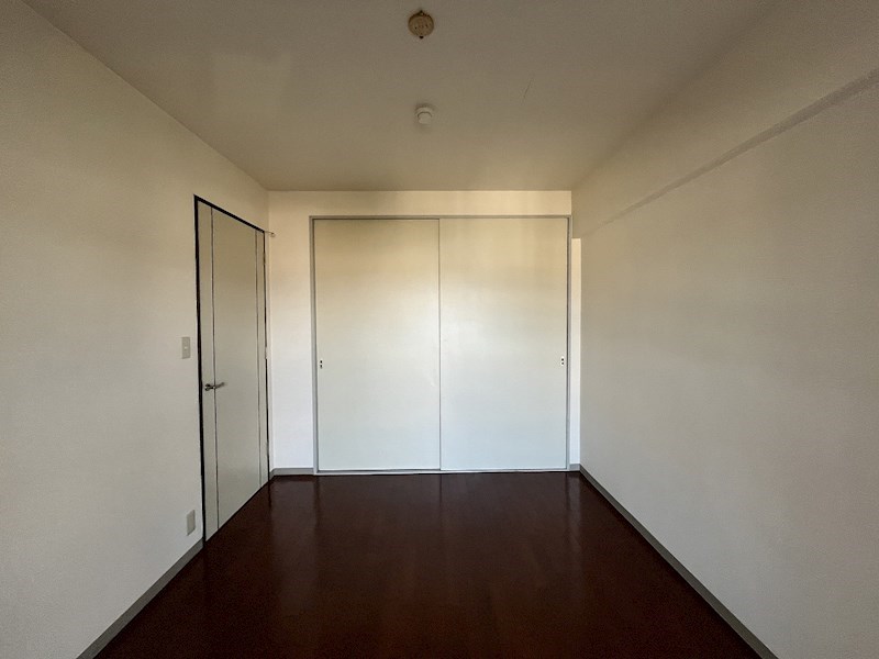 バルコニー＆クローゼット付きの洋室6帖