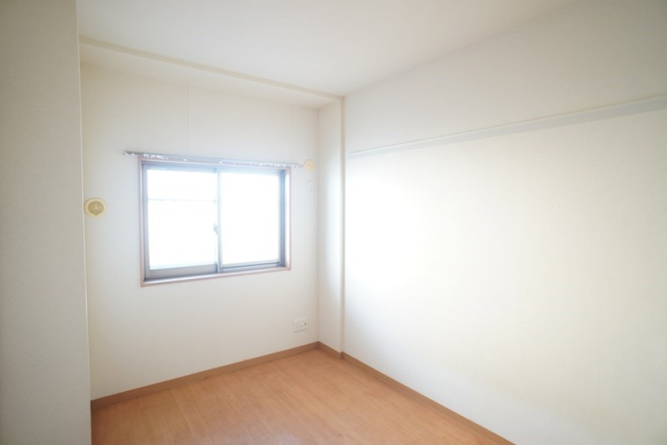 窓付きなので洋室への陽当たり◎