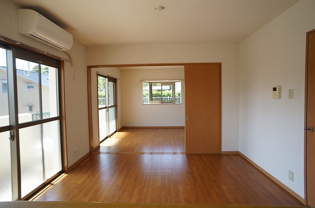 窓が多いので換気も日当たりもGOOD 