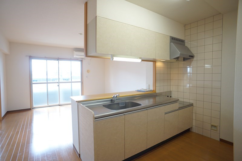 広々とした対面キッチン