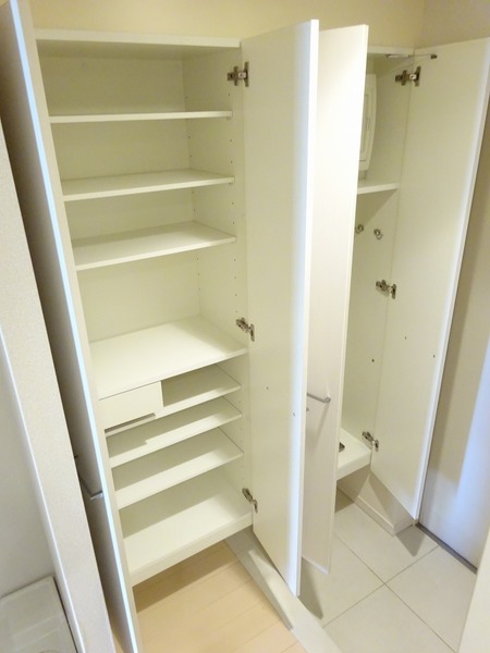 たっぷり入るシューズボックス。