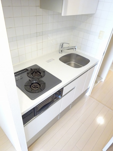 便利な二口コンロ付きキッチン。