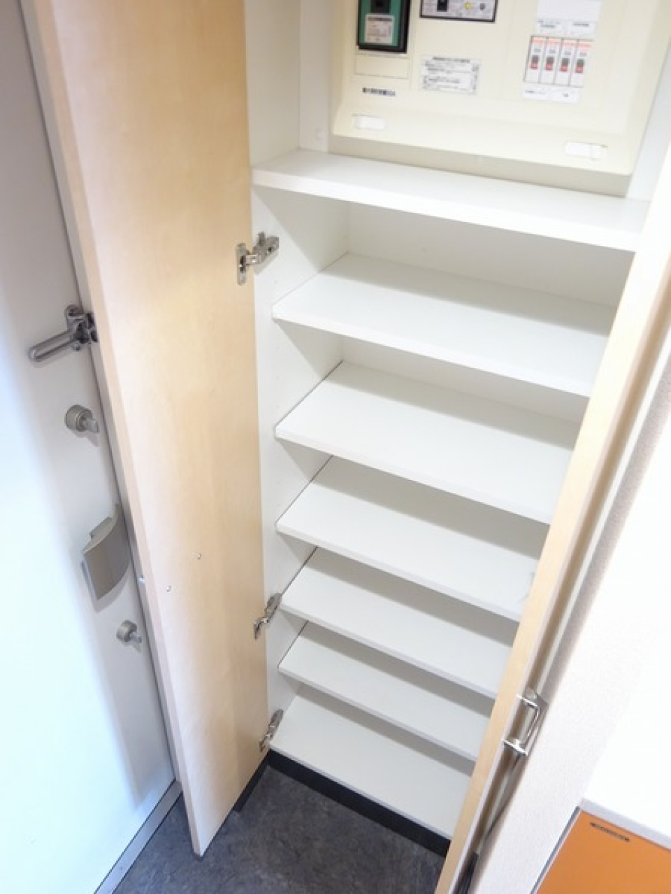 シューズボックスを開けた時の様子。