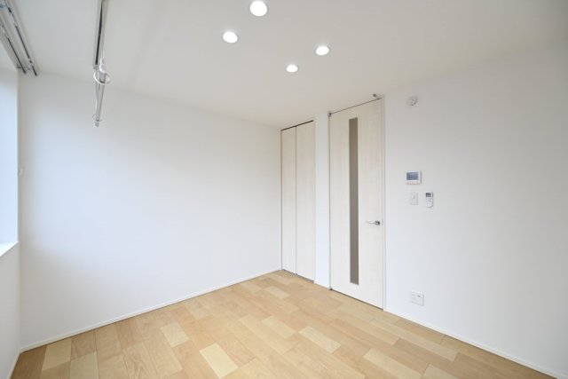 室内に干せる物干しが付いているので、室内星も出来ます。