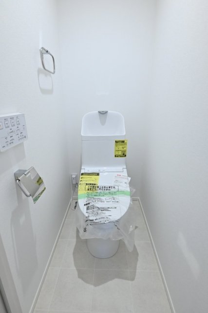 シンプルなトイレ。