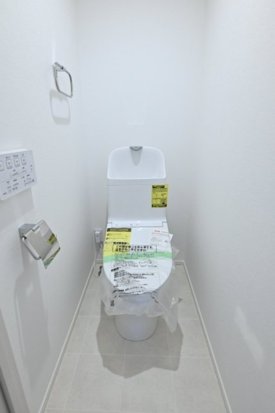 シンプルなトイレ。