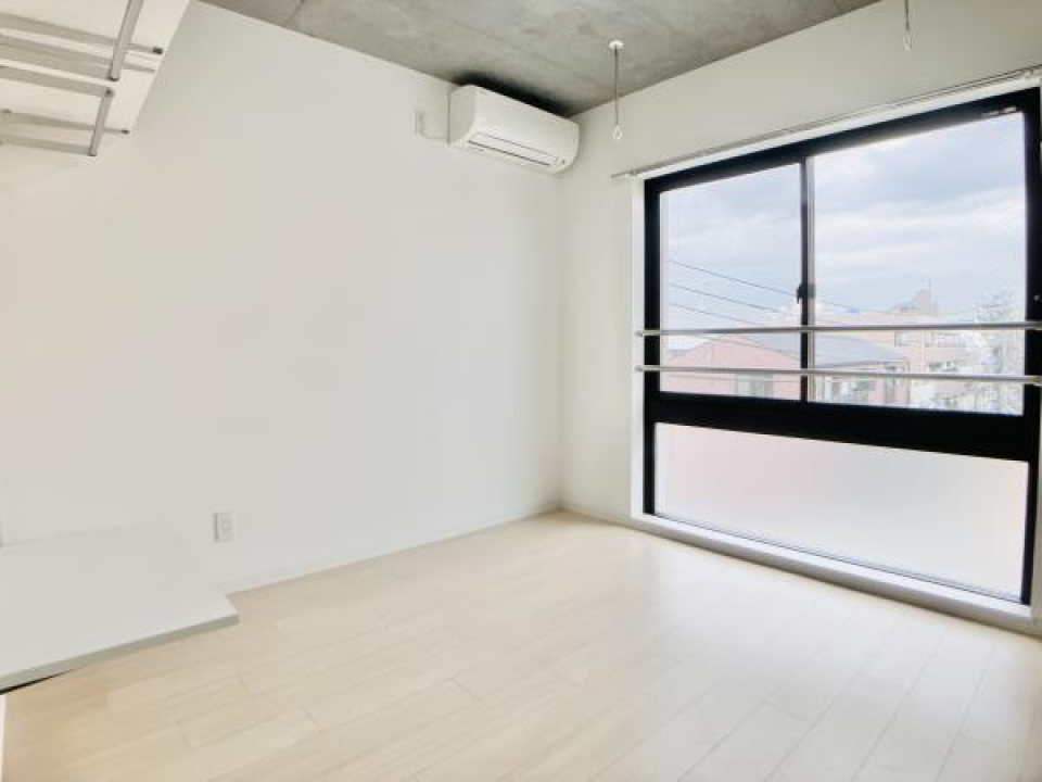 壁面いっぱいの窓。