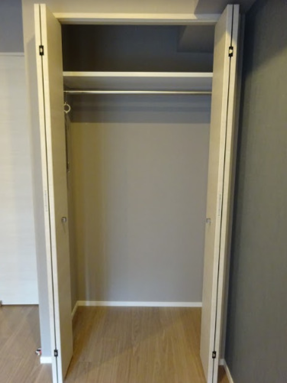 クローゼットの中の様子です。