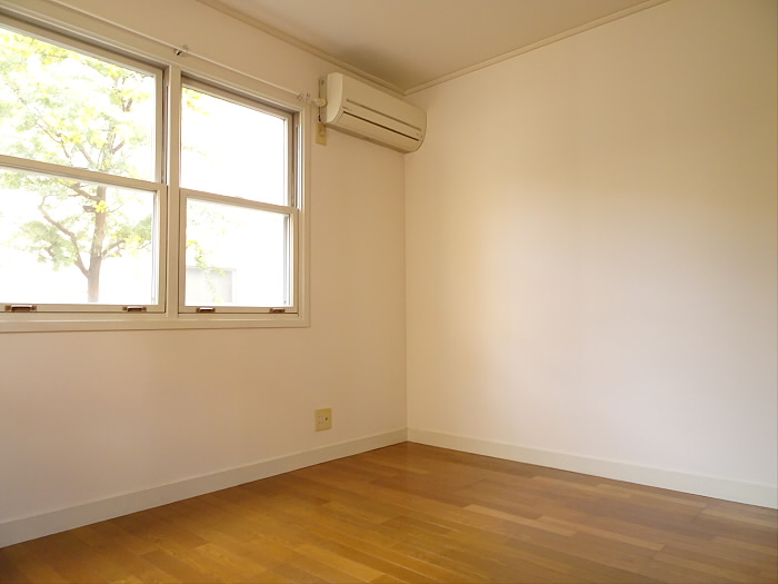 洋室６帖のフローリングのお部屋です。