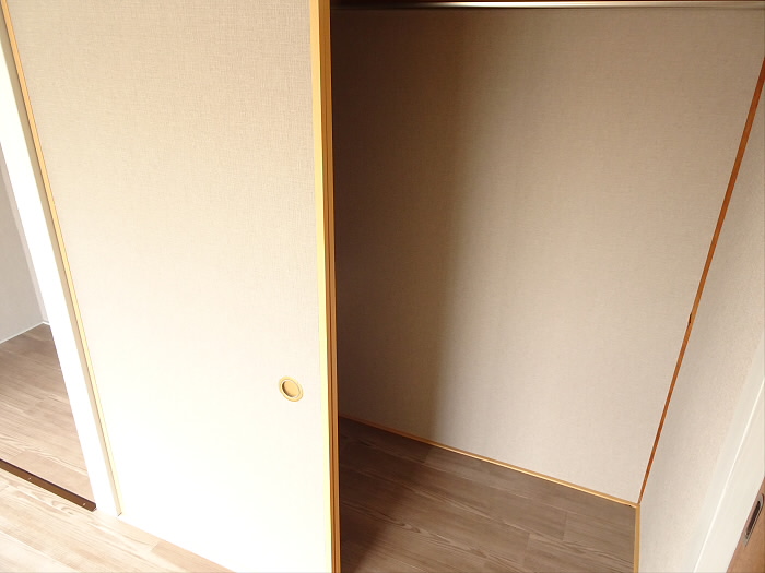 ７帖の洋室には物入が完備・