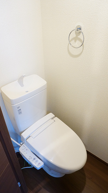 トイレはウォシュレット機能付き