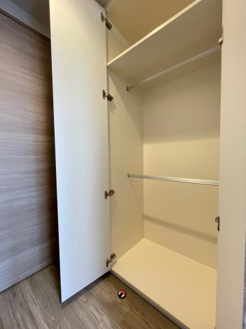 クローゼットの中の様子です。