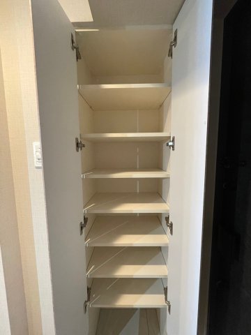 シューズボックスの中の様子です。