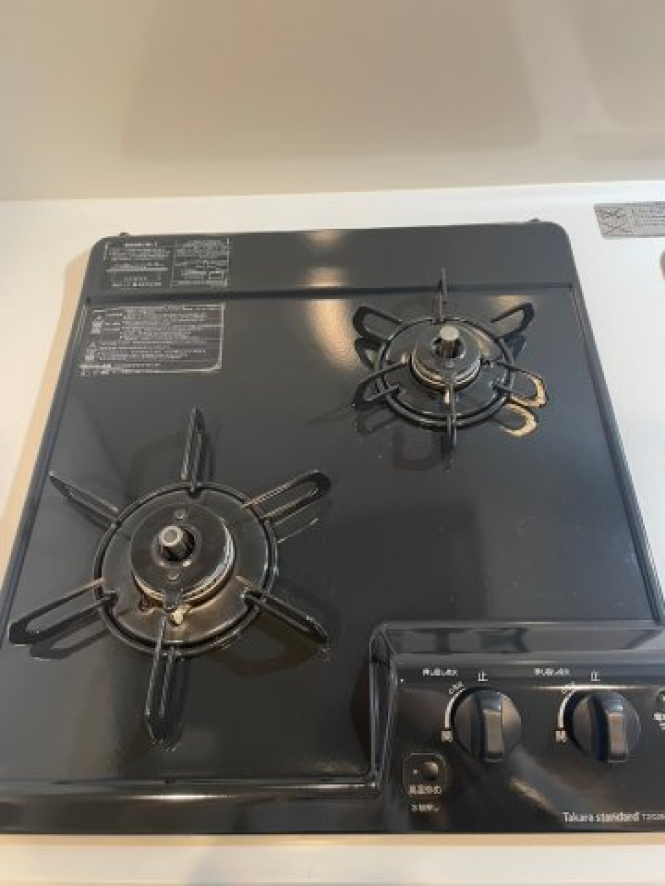 2口のガスコンロ付きです。