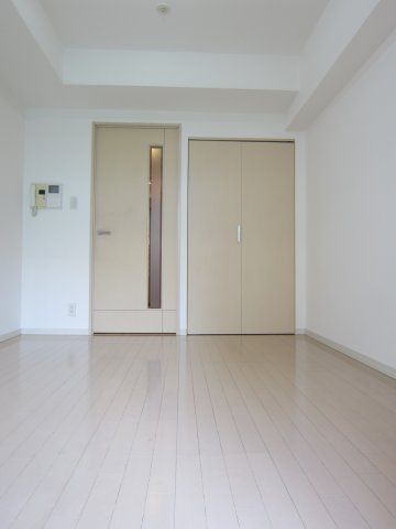 こちらのマンション高層階の1Kは、6帖のシンプルなお部屋です
※参考写真