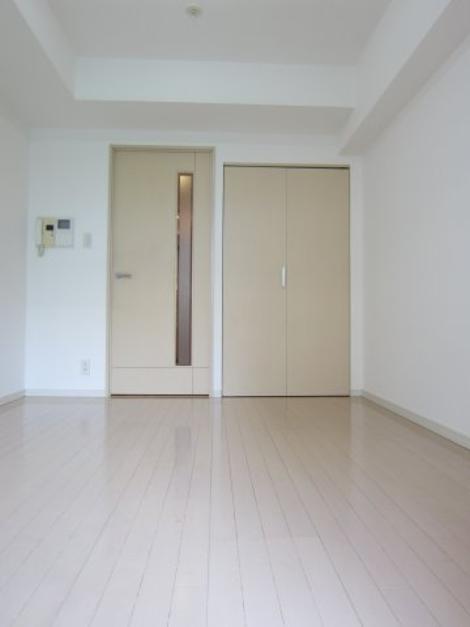 こちらのマンション高層階の1Kは、6帖のシンプルなお部屋です
※参考写真