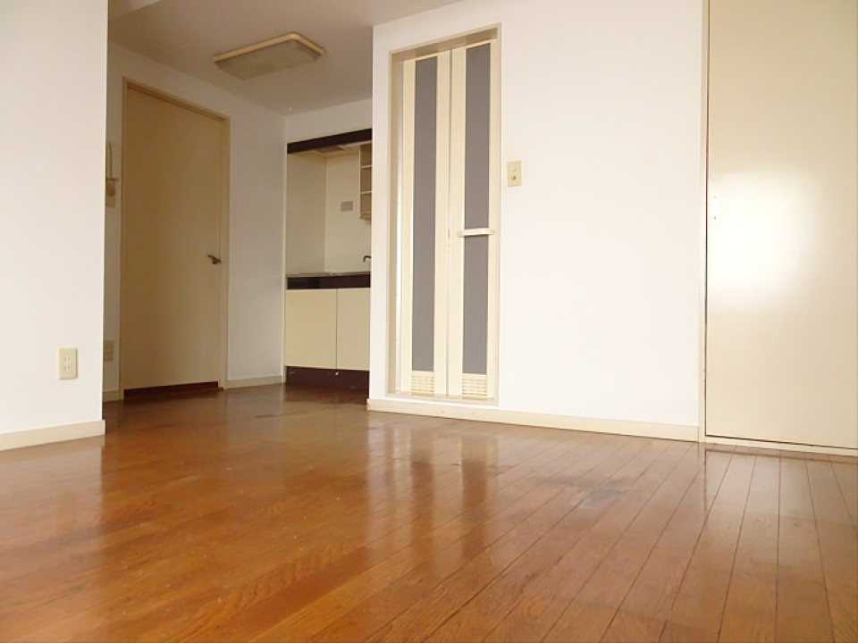 チラリとキッチンが見えますね！
